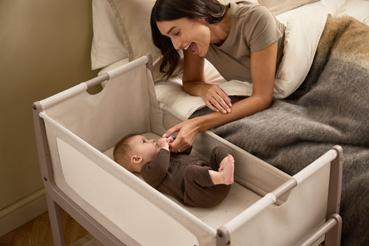 Snuzpod5 set up in bedroom with mum and baby