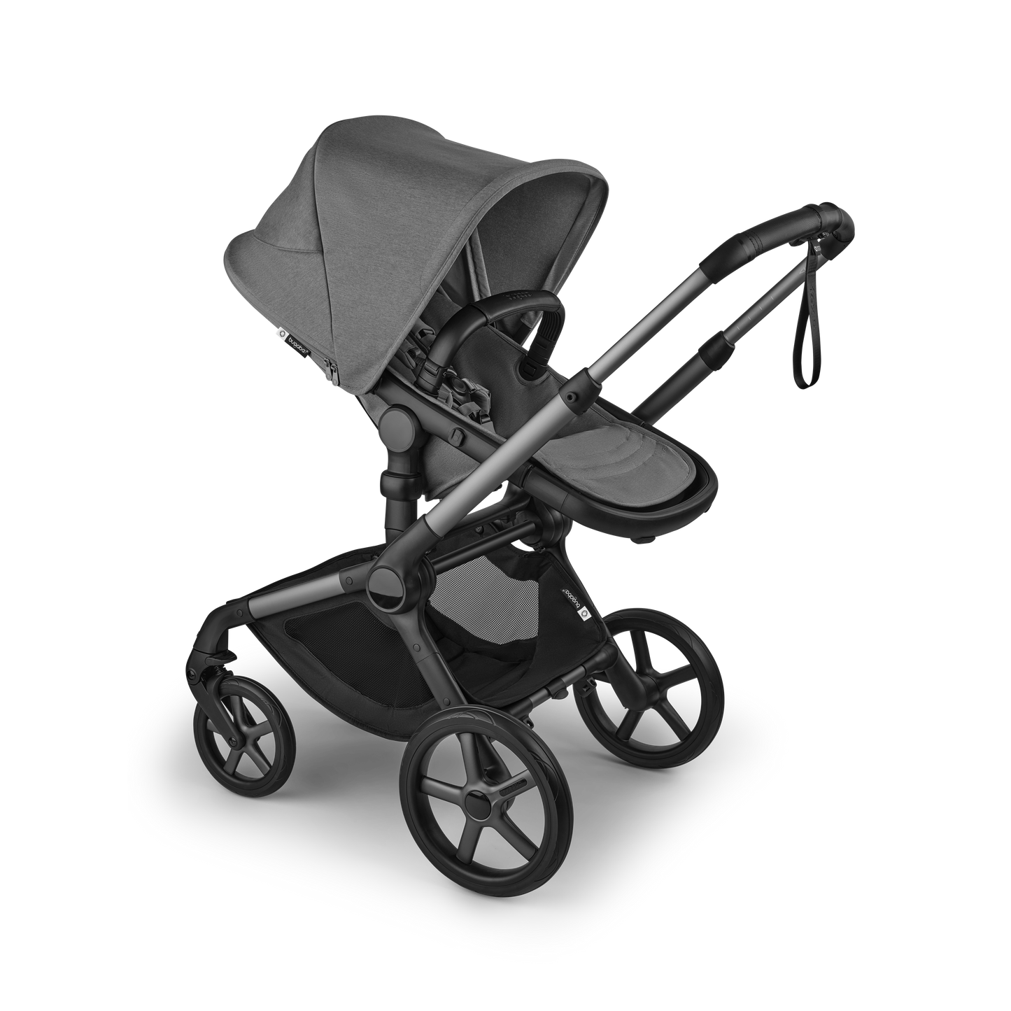 The moon grey Bugaboo Fox5 pushchair, equipped with a seat and carrycot fabric, offers a compact fold for all-terrain use.