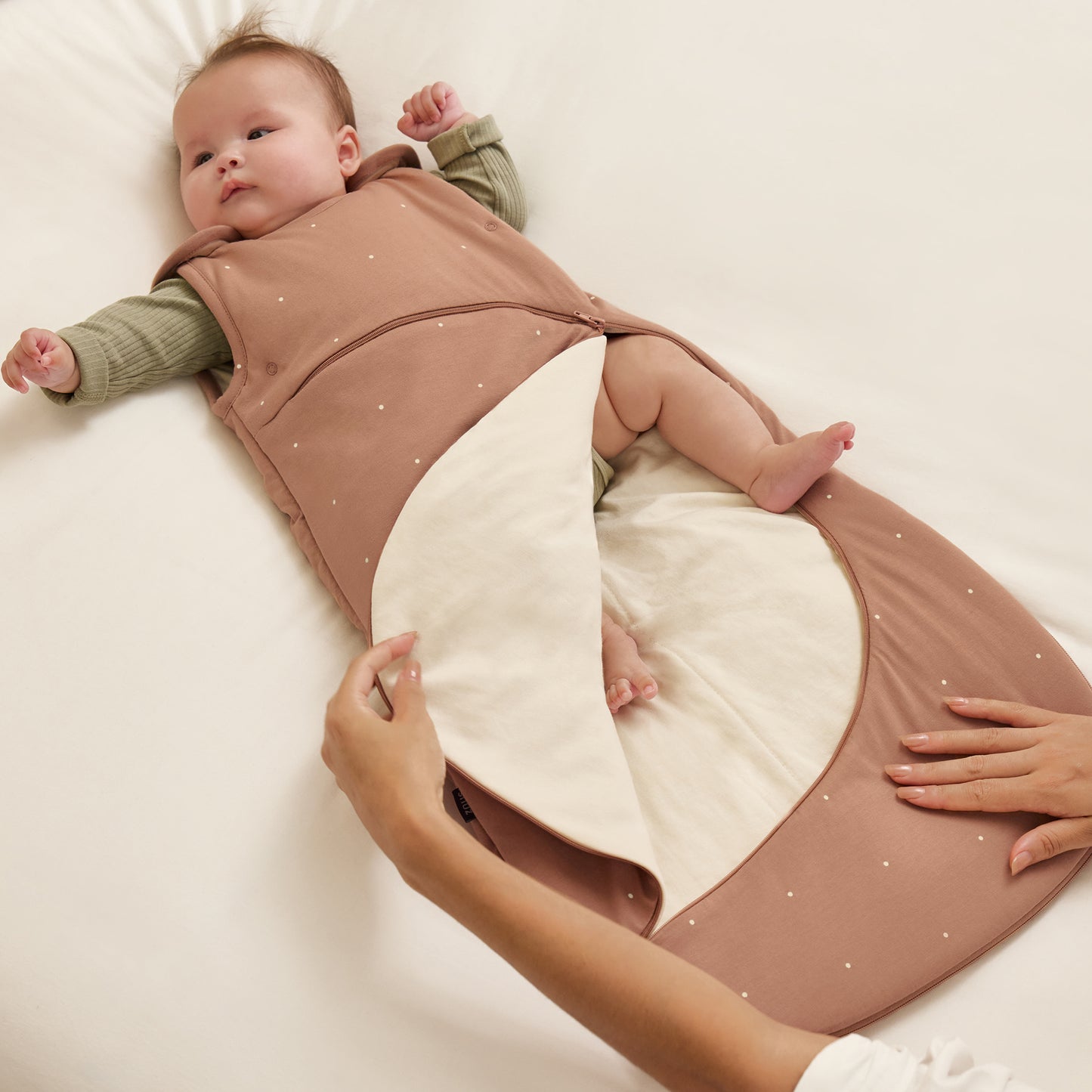 SnuzPouch 0-6 months in blush spots