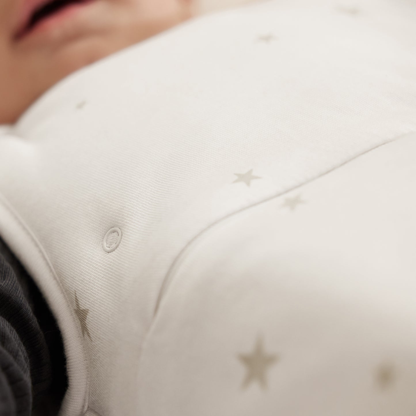 SnuzPouch 0-6 months in grey star