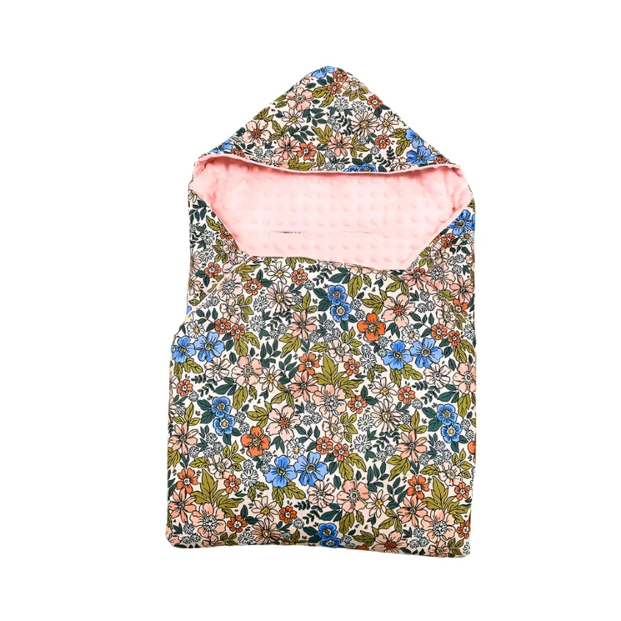 Little Loves 3 point harness blanket in Eleanor Flower print.