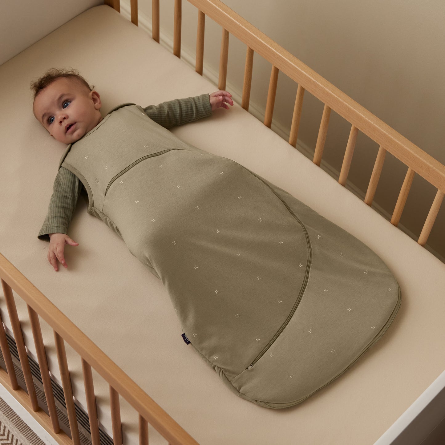 SnuzPouch 0-6 months in Sage Cross