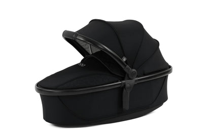 Egg 3 carrycot in Panther Black colourway.