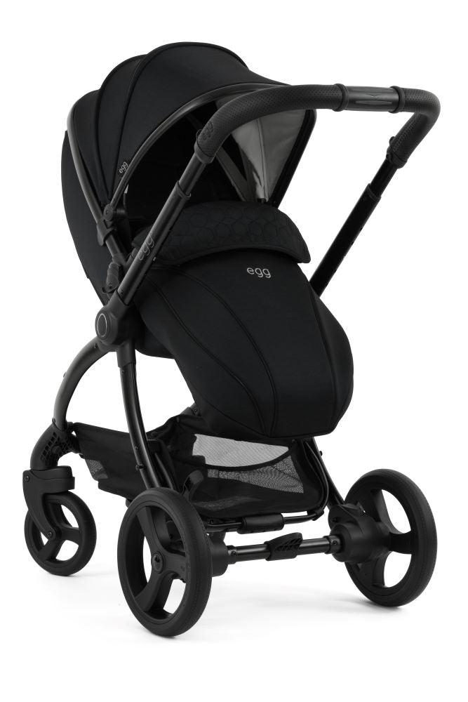 Egg3 Stroller in Panther Black colour way.