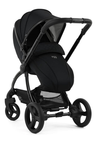 Egg3 Stroller in Panther Black colour way.