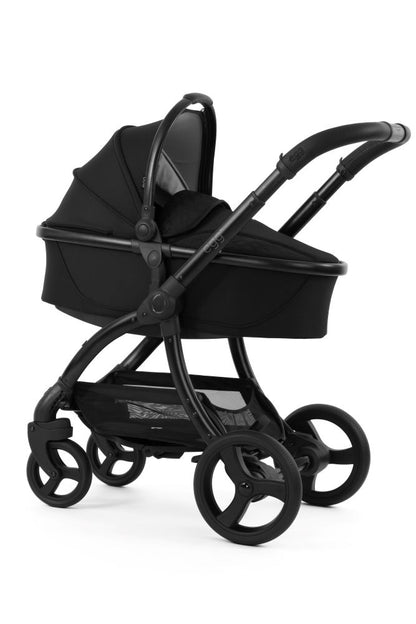 Egg 3 carrycot in Panther Black colourway.