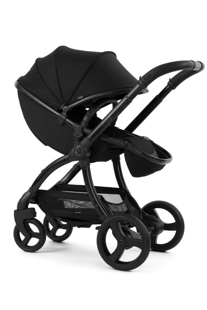 Egg3 Stroller in Panther Black colour way.
