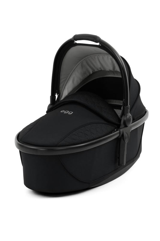 Egg 3 carrycot in Panther Black colourway.