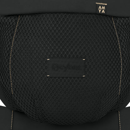 Cybex Amya baby carrier in magic black colour way.