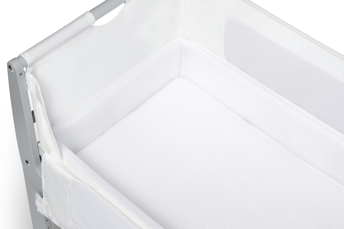 Replacement white mattress for various snuzpod cribs.