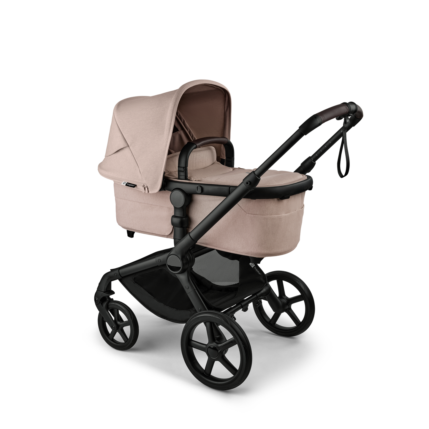 The desert taupe Bugaboo Fox5 pushchair, equipped with a seat and carrycot fabric, offers a compact fold for all-terrain use.