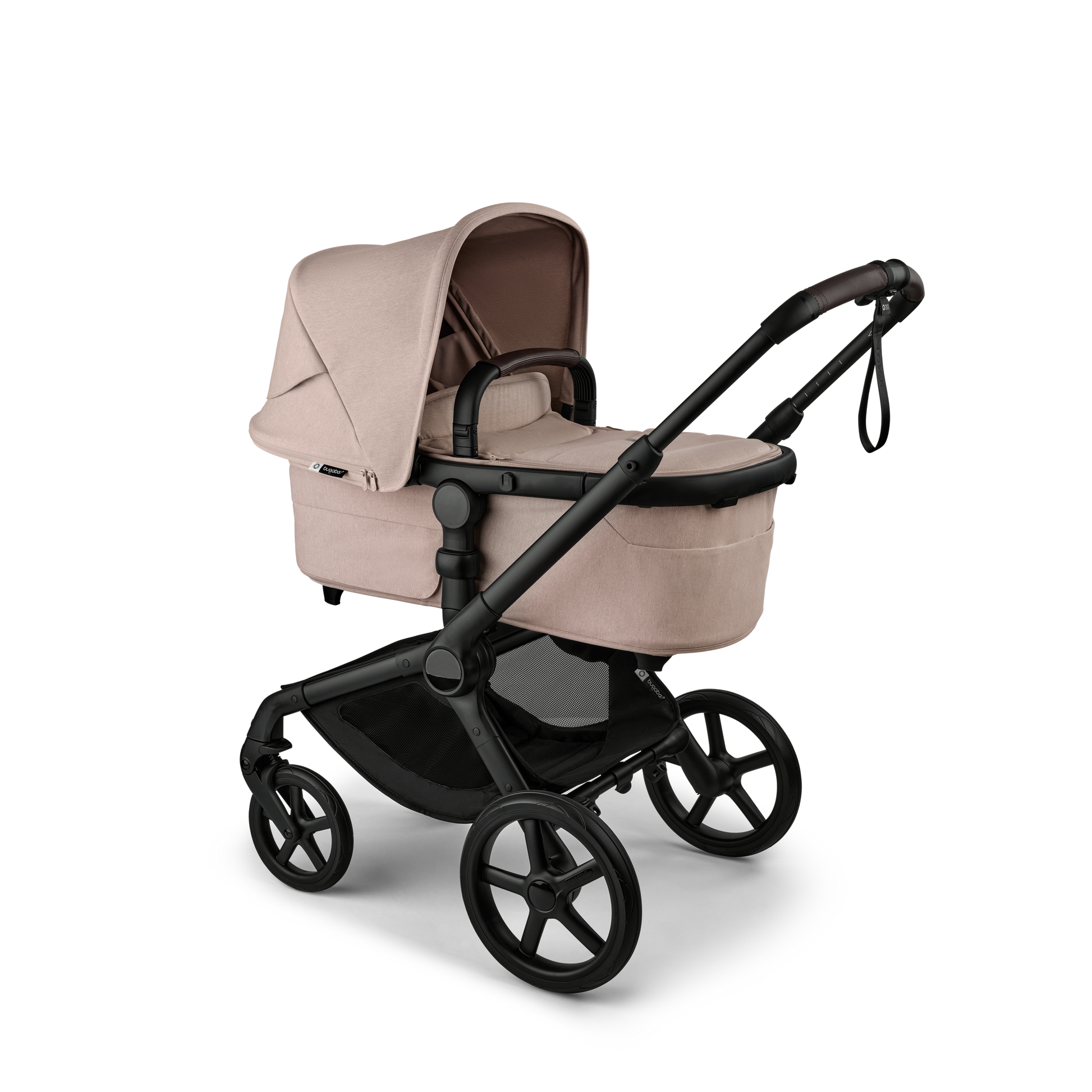 The desert taupe Bugaboo Fox5 pushchair, equipped with a seat and carrycot fabric, offers a compact fold for all-terrain use.