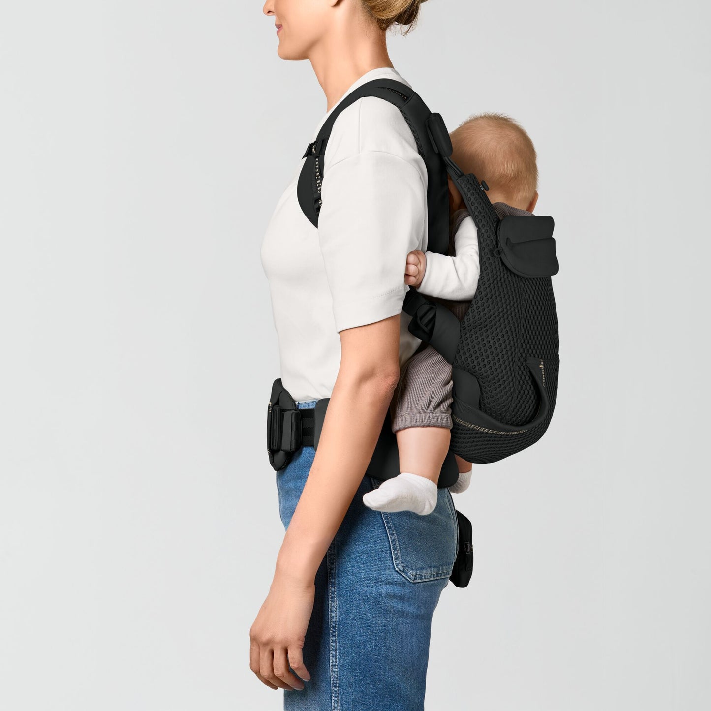 Cybex Laya baby carrier in dune grey colour way.