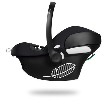 Cybe Aton B2 car seat and isofix base in black.