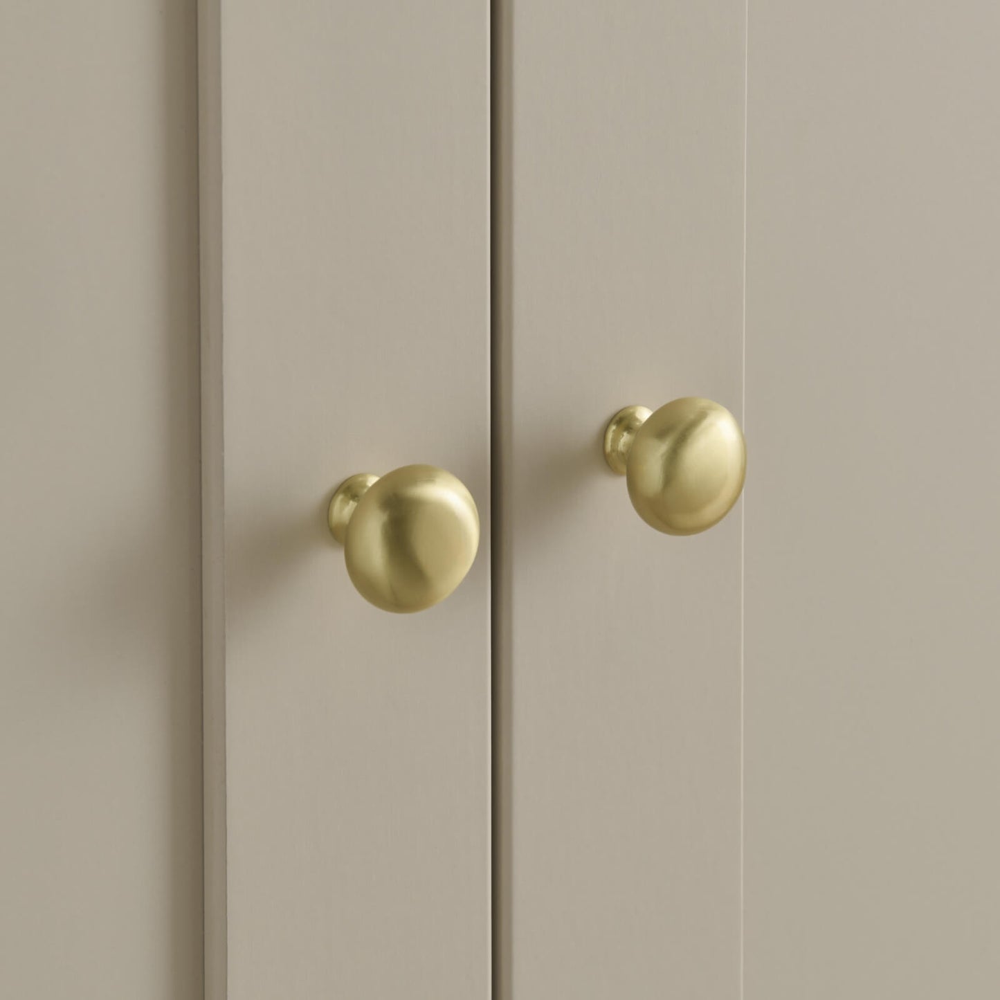 Clara 2 door wardrobe in cashmere highlighting handles