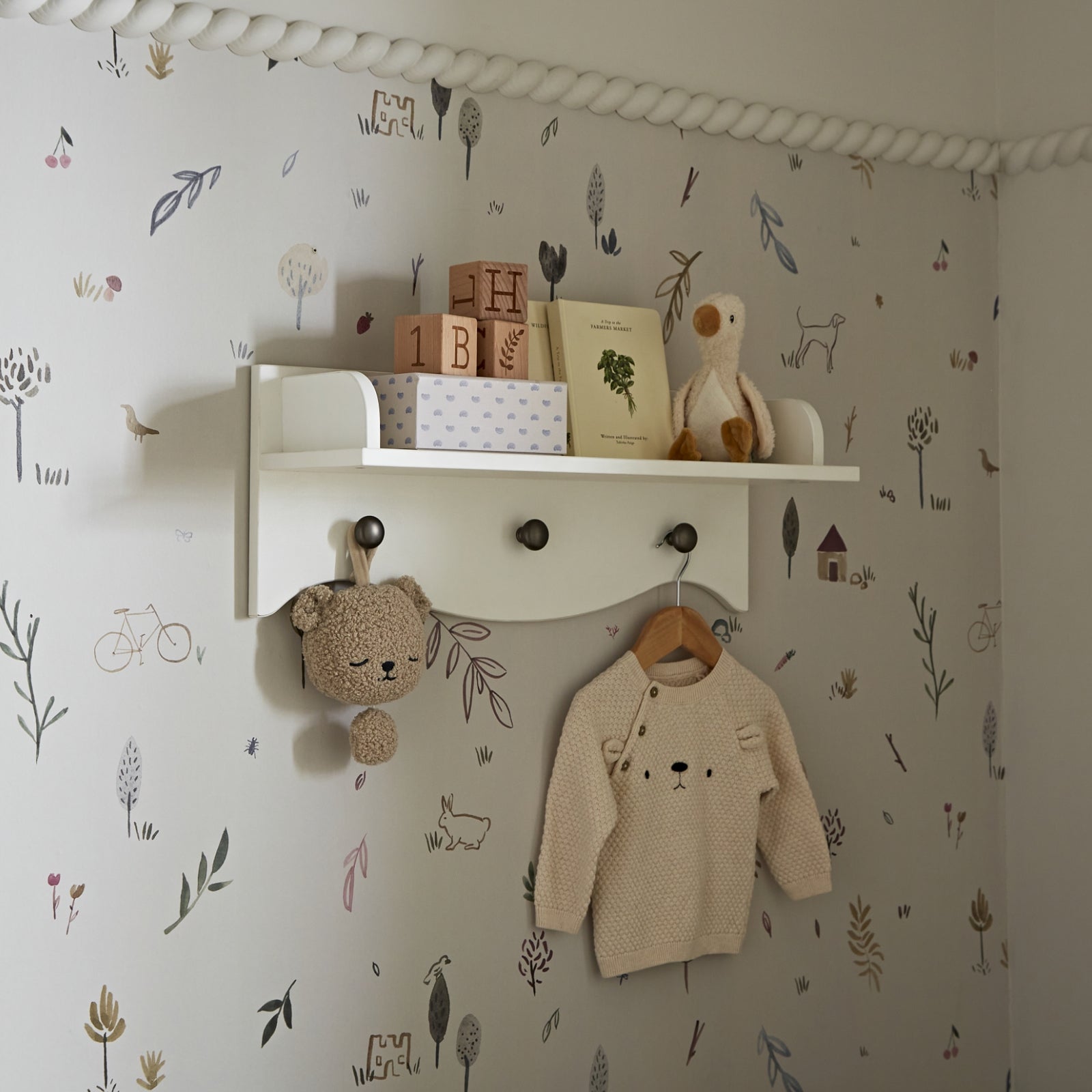 Clara nursery shelf in white.