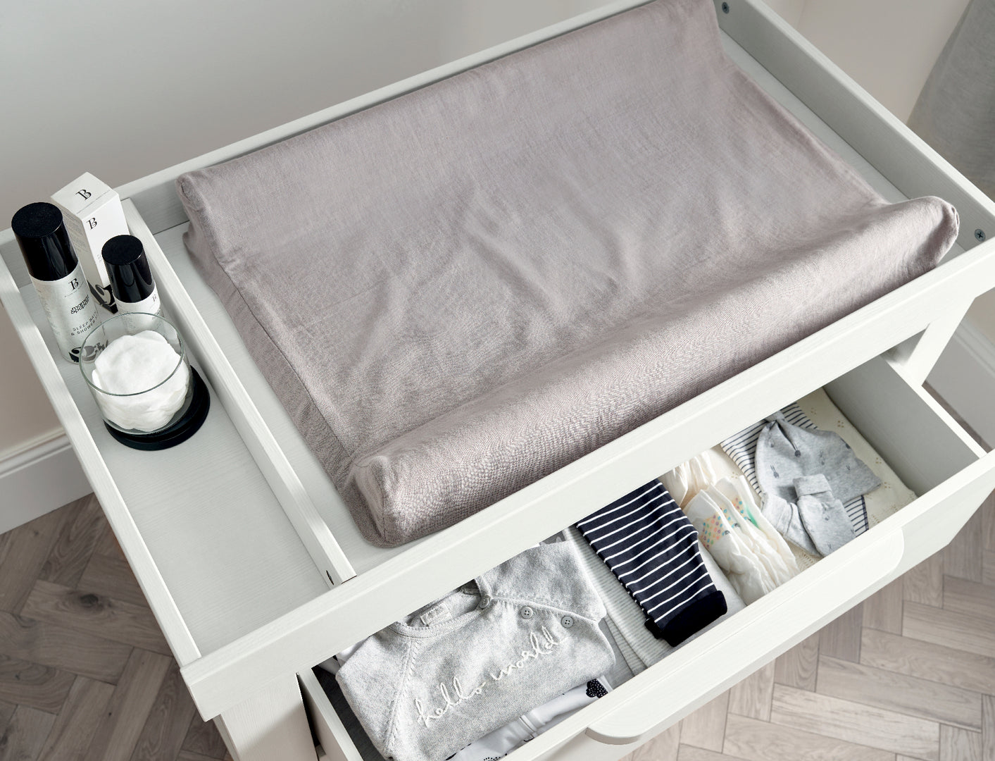 Mamas & Papas Franklin Dresser & Changing Unit in Whitewash