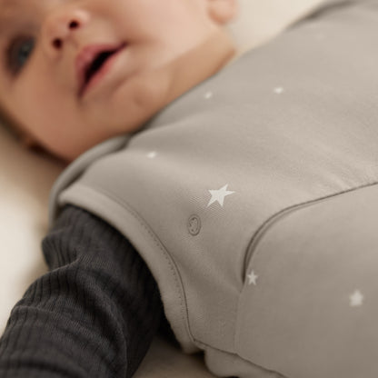  SnuzPouch 0-6 months white stars