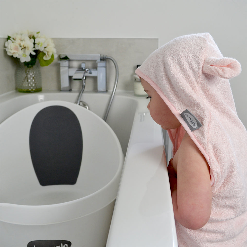 Shnuggle hooded towel in pink