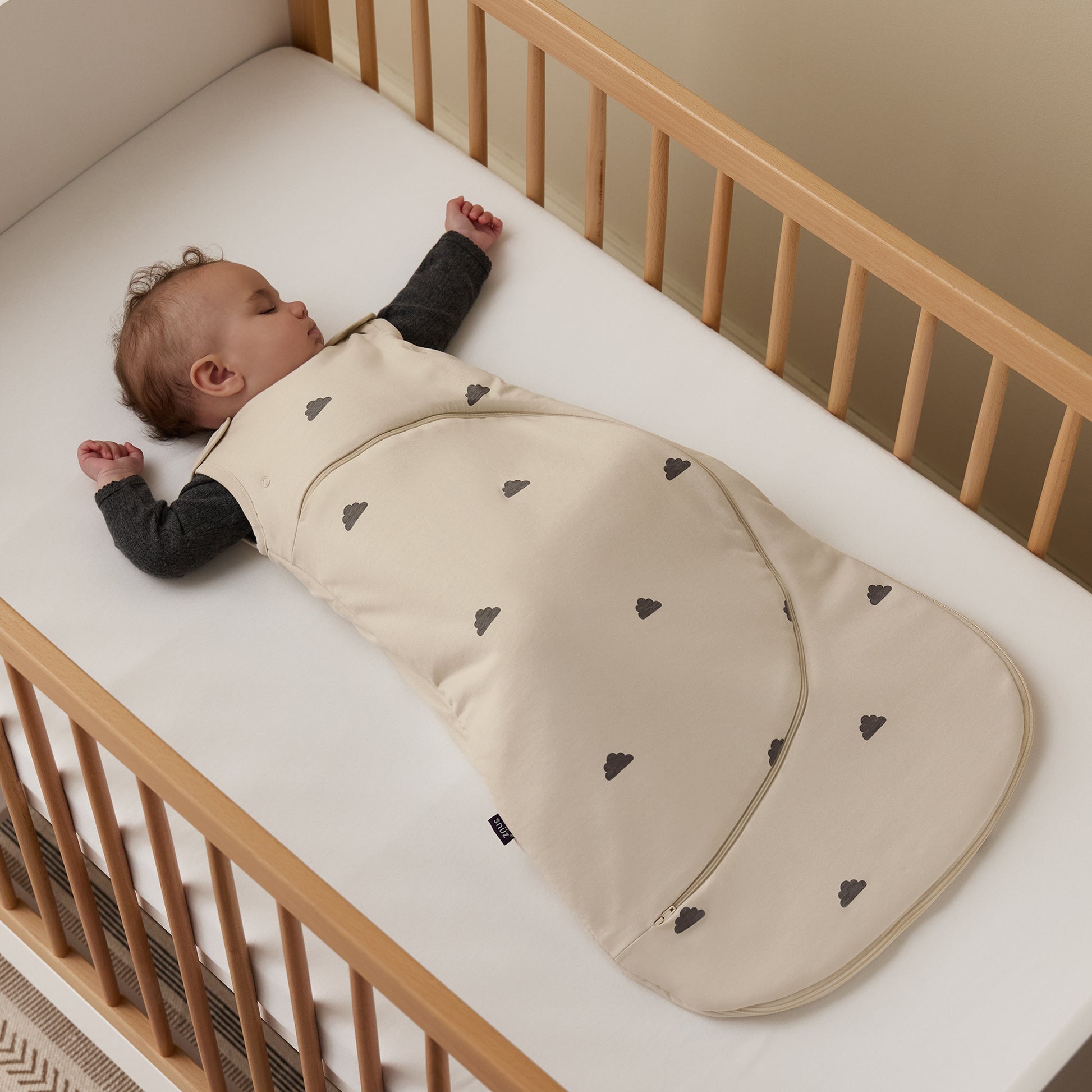  SnuzPouch 0-6 months in sand cloud 