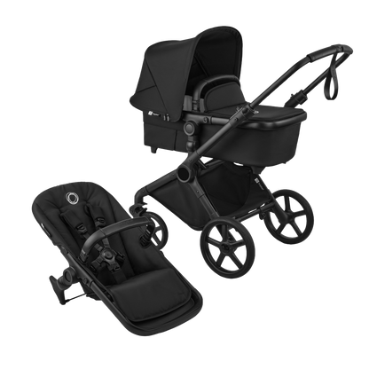 Cub pushchair in heritage black with matching accessories.