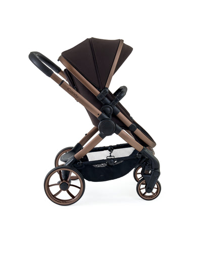  iCandy Peach 7 stroller in Pecan perfect for stylish parents on the go.