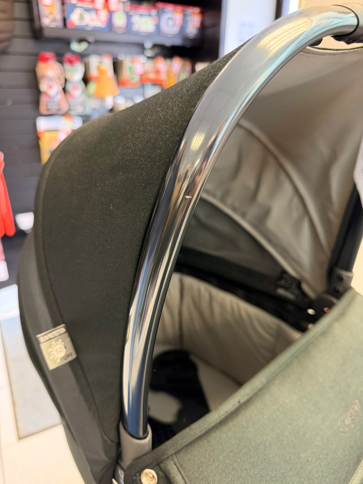 Oyster 4 Stroller, Carrycot & Accessories Bundle -Black Olive - SHOP FLOOR DISPLAY MODEL