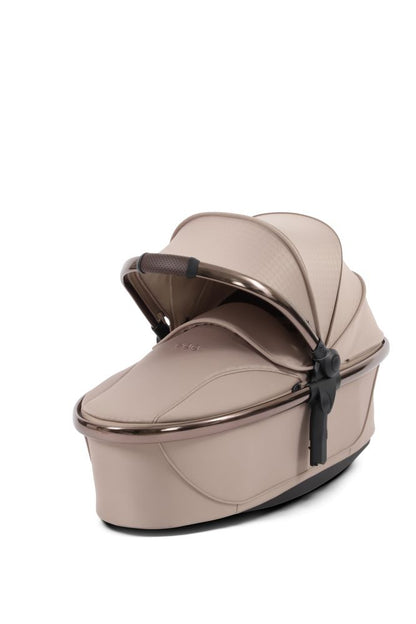 Egg 3 carrycot in houndstooth almond with hood folded