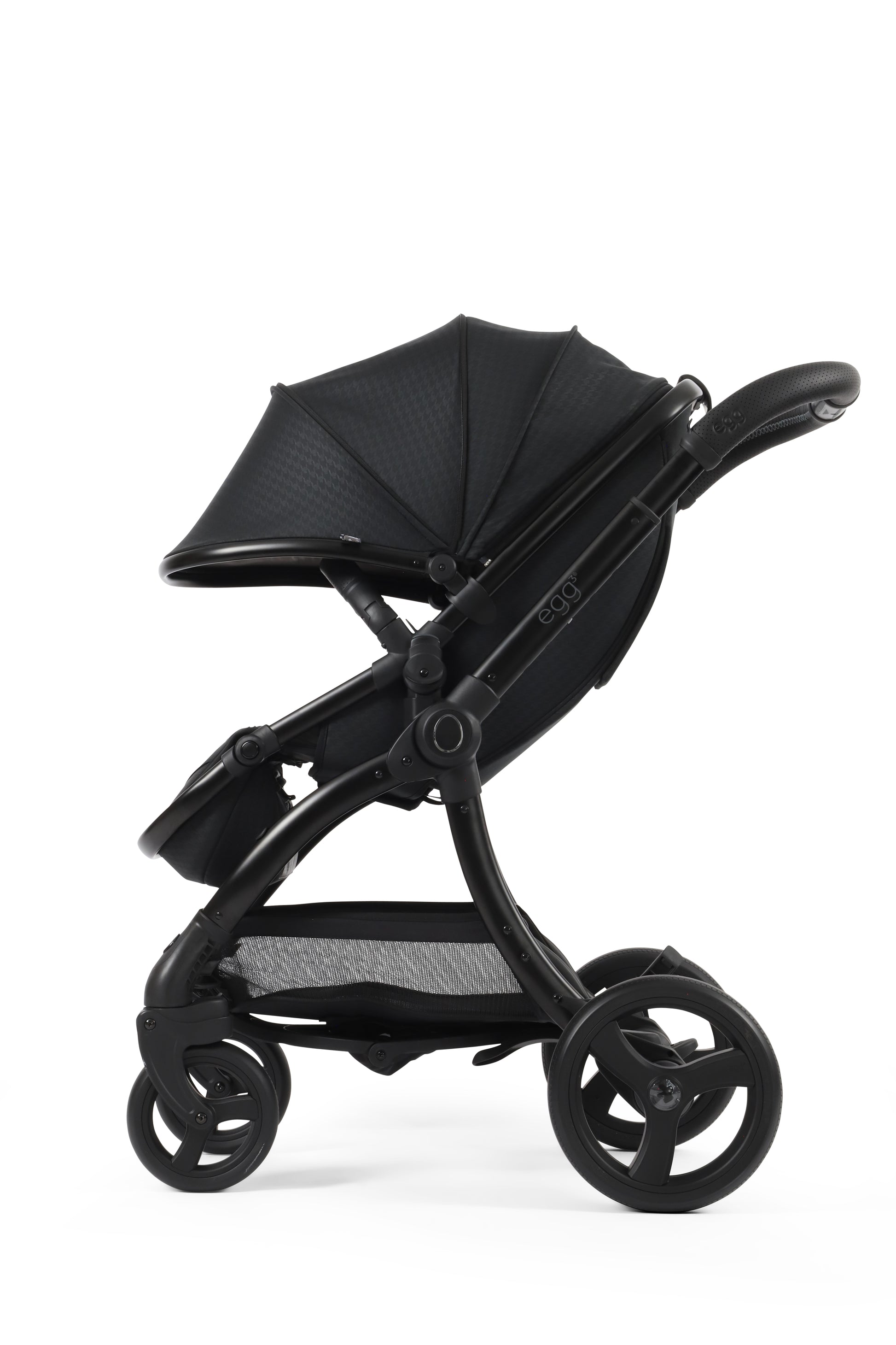 Egg3 Stroller in Houndstooth Black hood down